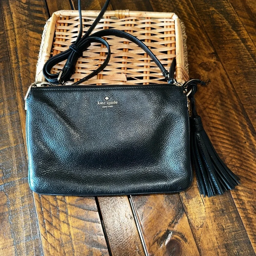 UEC Kate Spade New York JACKSON TRIPLE GUSSET         LEATHER CROSSBODY